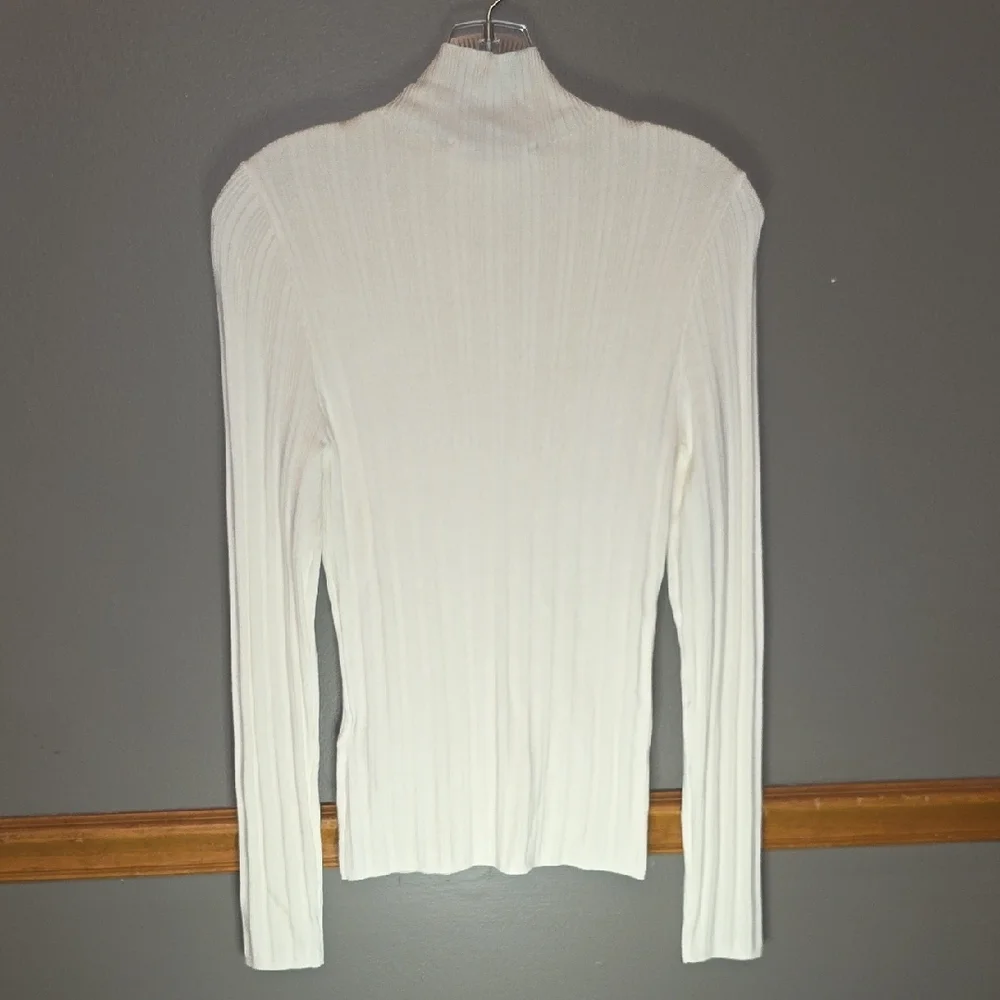Abercrombie & Fitch White Turtleneck Longsleeve - Picture 4 of 5
